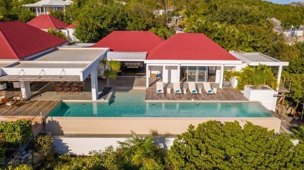 An infinity pool