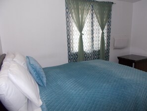 2 chambres, fer et planche à repasser, Wi-Fi, draps fournis