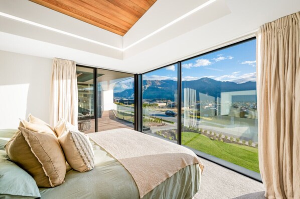 4 chambres, bureau, fer et planche à repasser, accès au Wi-Fi (inclus)