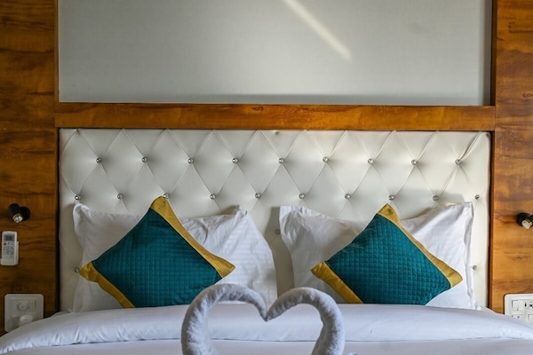 Deluxe Double Room | 1 bedroom, soundproofing, free WiFi, bed sheets