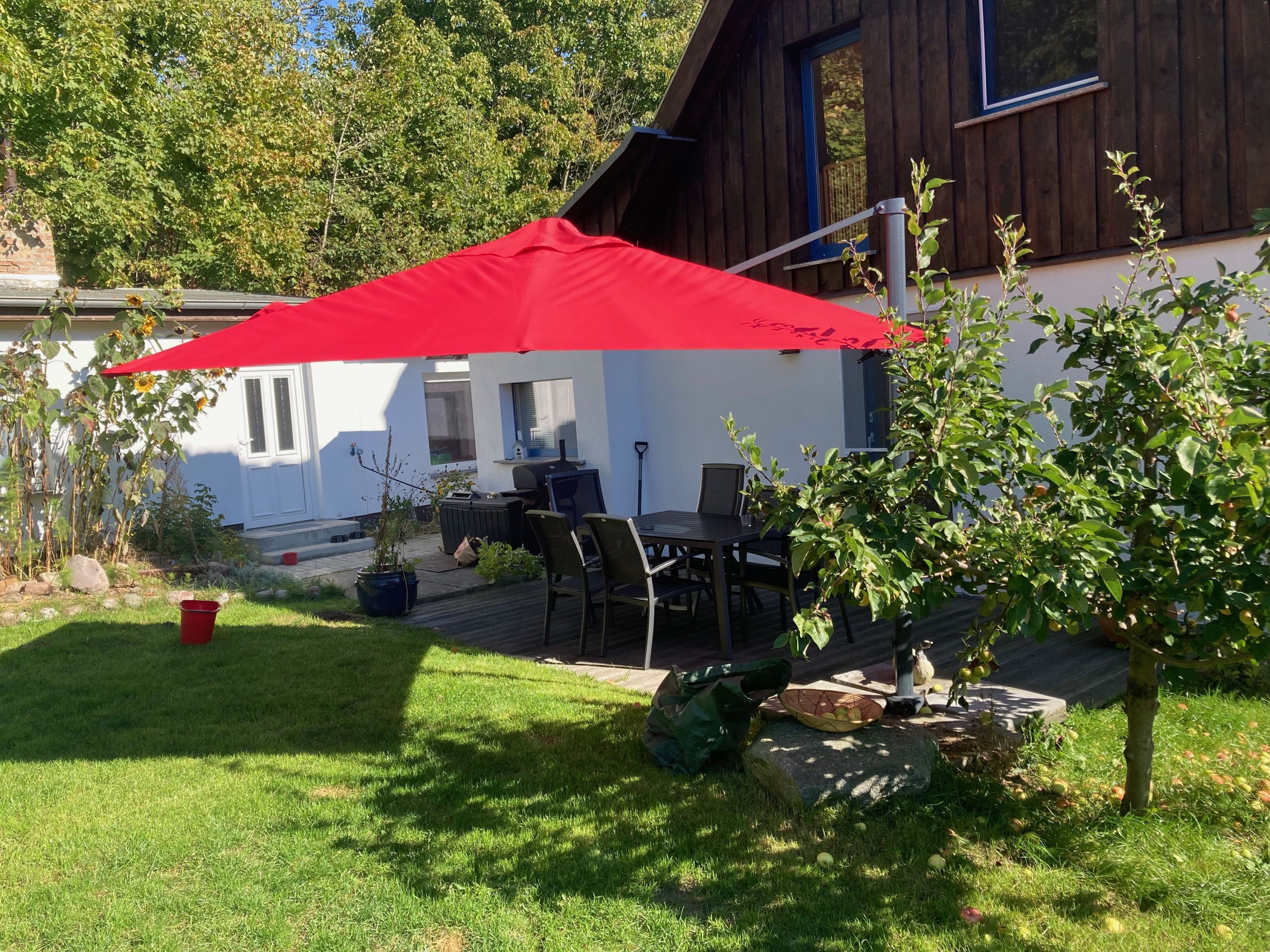 Möblierte Sonnenterrasse