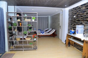 Behandlungsräume für Paare, Sauna, Whirlpool, Dampfbad