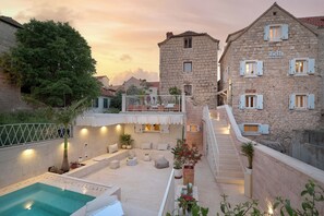 Exterior - Ibella Boutique Rooms (Split)