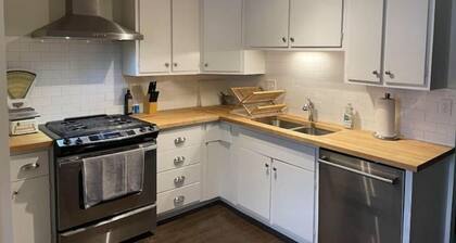 Cute ranch, <1 mile to downtown