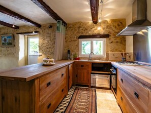 Fridge, microwave, oven, dishwasher - Le Mas d'Adélaïs by Interhome (Baron)