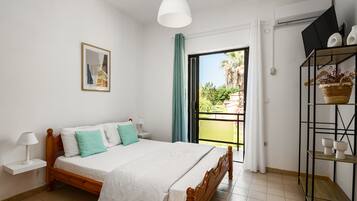 Studio | Iron/ironing board, free WiFi