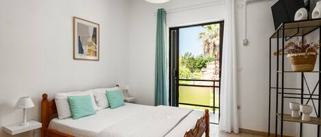 Studio | Iron/ironing board, free WiFi