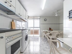 Fridge, microwave, oven, toaster - Sicilia by Interhome (Salou)