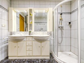 Towels - Clos des Franquets by Interhome (Roses)