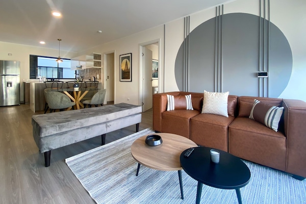 Apartment, 2 Bedrooms (703) | Living area