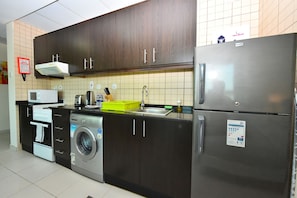 Studio – standard, 1 queensize-seng, balkong, sjøutsikt | Eget kjøkken | Kjøleskap, mikrobølgeovn, ovn og kokeplater