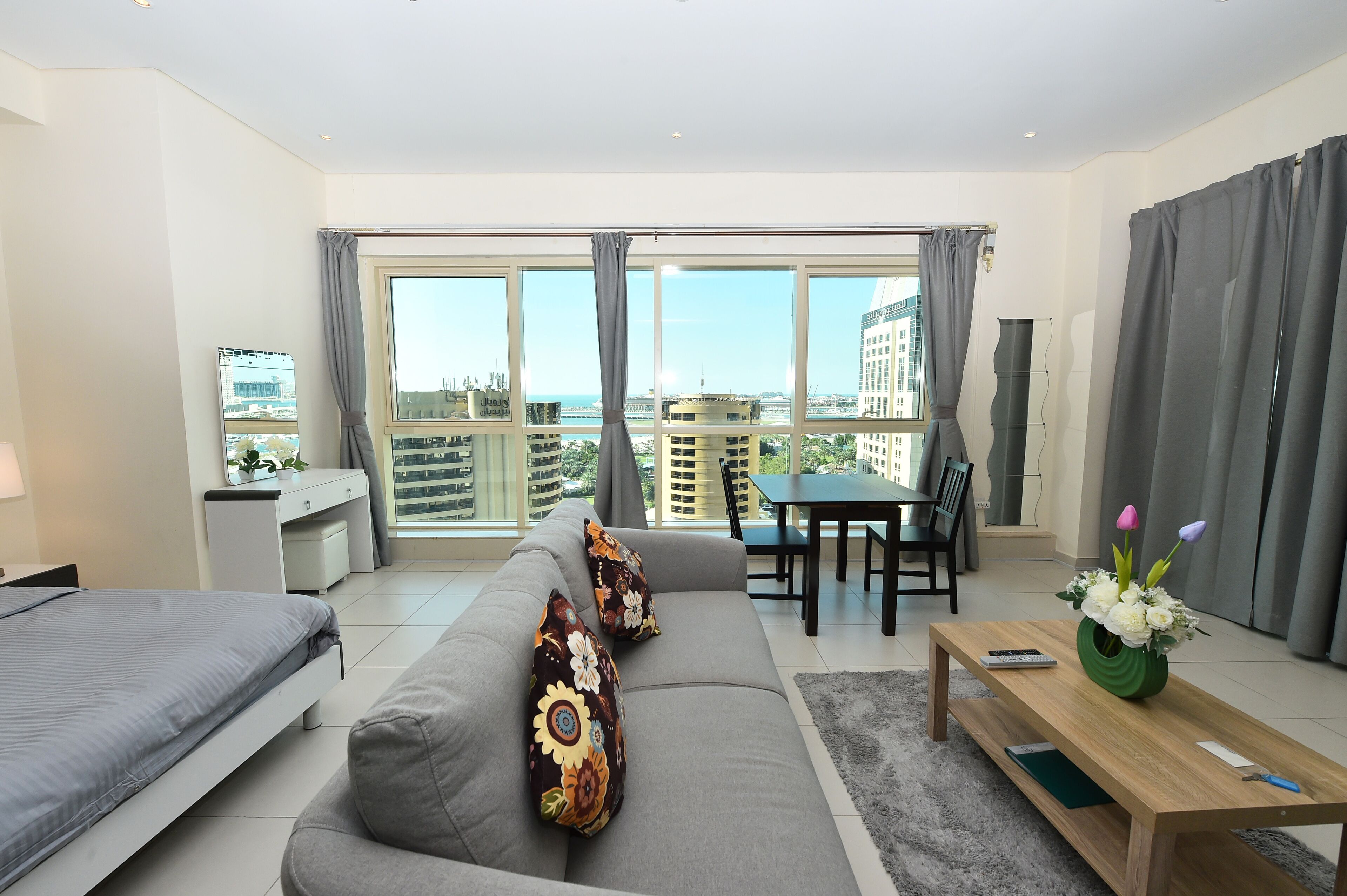 Studio Standar, 1 Tempat Tidur Queen, balkon, pemandangan laut | Area keluarga