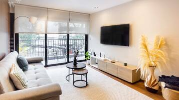 Apartment (302) | Living area | Smart TV, Netflix, streaming services