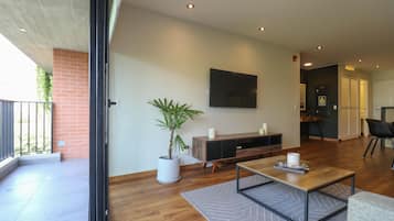 Apartment (602) | Living area