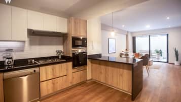 Apartment (101) | Private kitchen | Fridge, microwave, oven, dishwasher