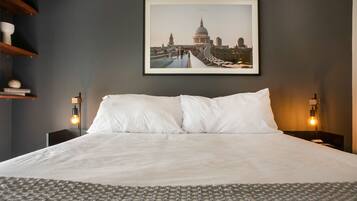 Apartment, 2 Bedrooms (1303) | Individually decorated, individually furnished, iron/ironing board