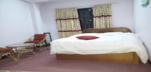 Double Room | Free WiFi, bed sheets - MeroStay 219 Yam Homestay (Kathmandu)