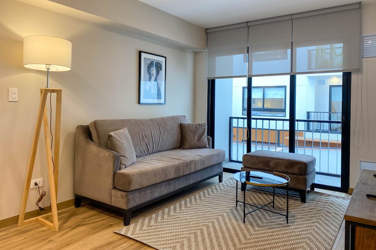 Apartment, 2 Bedrooms (201) | Living area