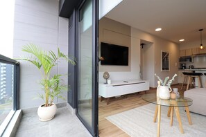 Apartment, 2 Bedrooms (902) | Living area | TV - Wynwood Colon in Miraflores (Lima)