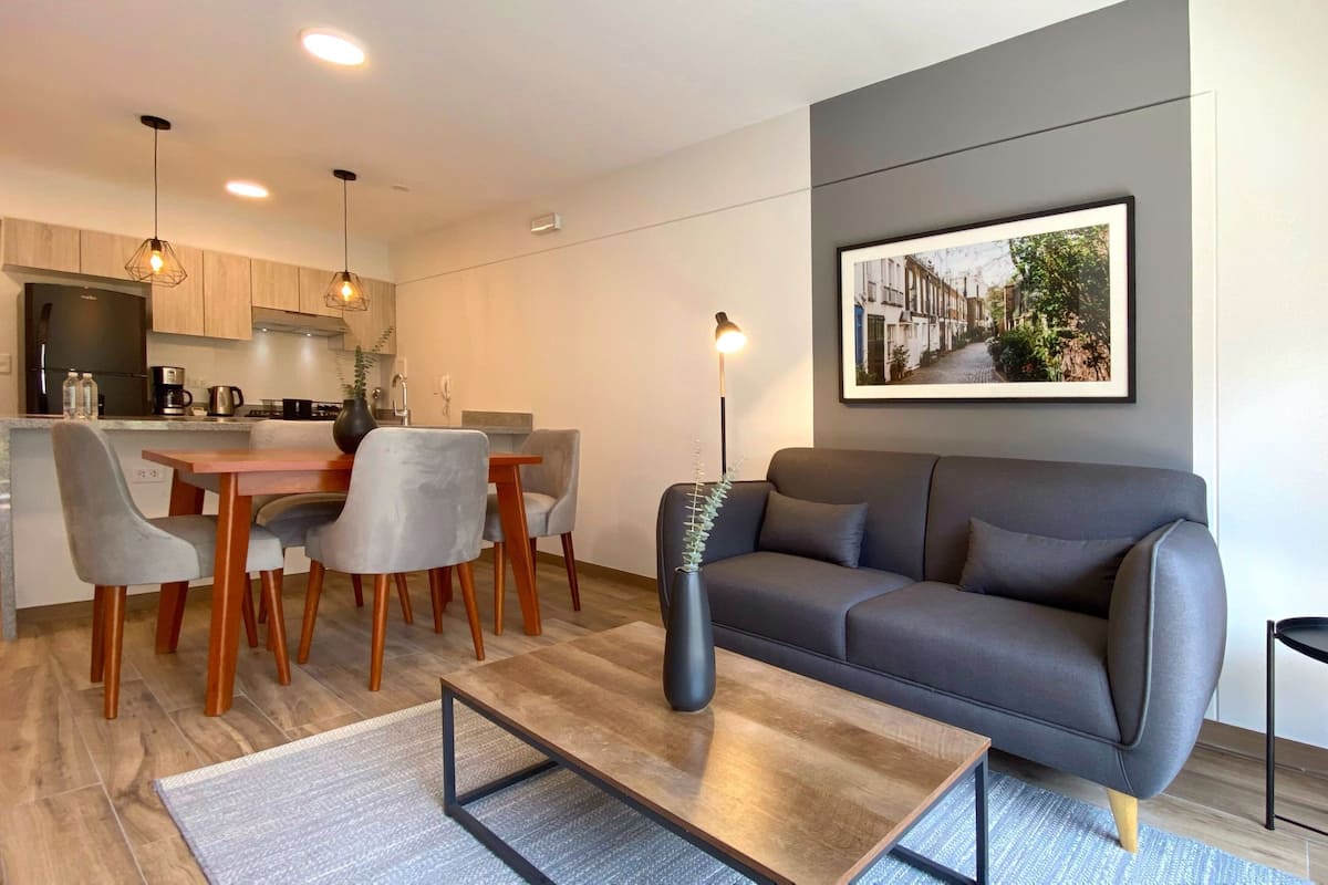 Apartment, 2 Bedrooms (304) | Living area