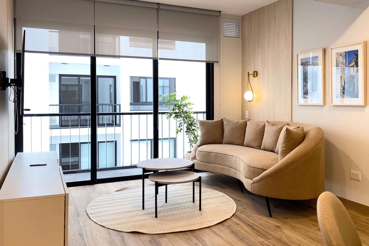 Apartment, 2 Bedrooms (709) | Living area