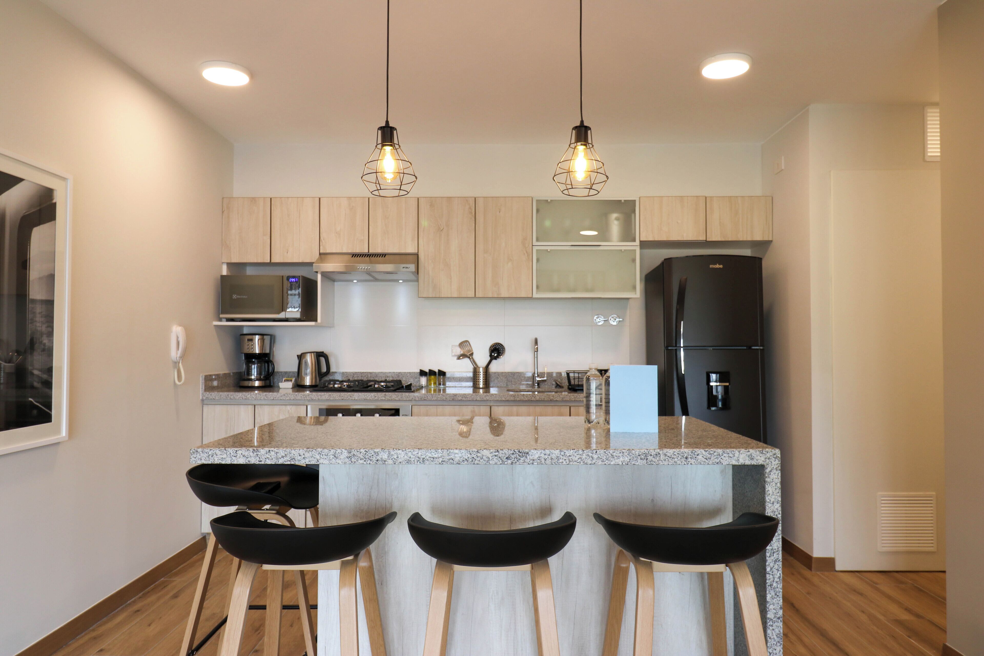 Apartment, 2 Bedrooms (902) | Living area | TV