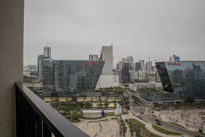 Apartment (1705) | Balcony - Wynwood Dean Valdivia (Lima)