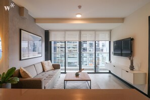 Apartamento (506) | Zona de estar | Una televisión
