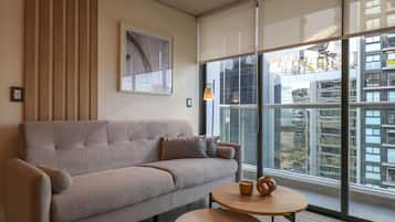 Apartment, 2 Bedrooms (1006) | Living area | TV