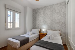 3 Schlafzimmer, Bügeleisen/Bügelbrett, kostenloses WLAN, Bettwäsche