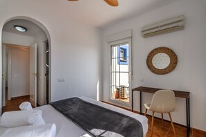 3 bedrooms, iron/ironing board, free WiFi, bed sheets - Marina IV Penthouse - Marina Isla Canela PMHIV30P30 (Punta del Moral)