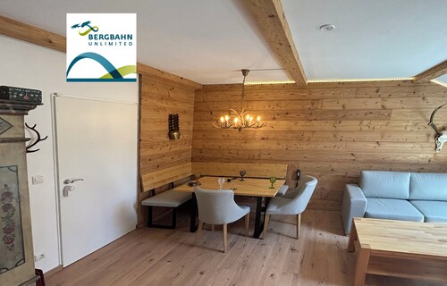 FeWo Allgäu Chalet - gemütliche Hüttenatmosphäre + Schwimmbad und Sauna im Haus