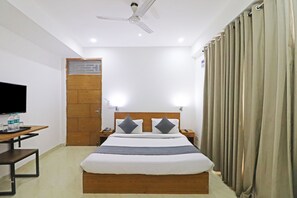Deluxe Room | Soundproofing, free WiFi, bed sheets - Mauryan Elite Hotel Chhatarpur Metro Station (New Delhi)