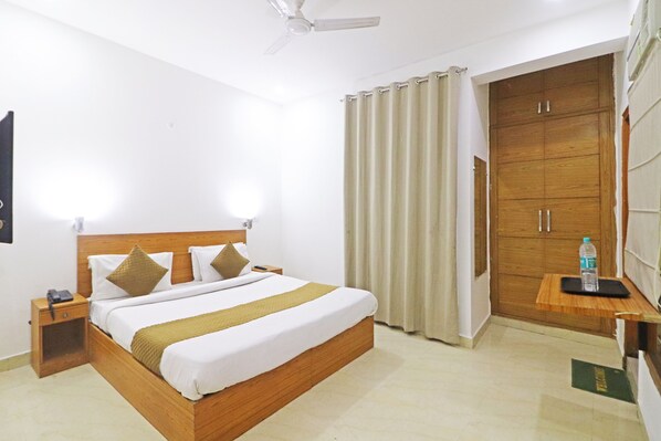 Soundproofing, free WiFi, bed sheets - Hotel Trendy residency (New Delhi)