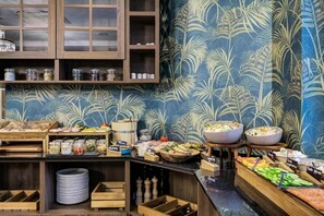 Café da manhã com buffet todos os dias mediante uma taxa