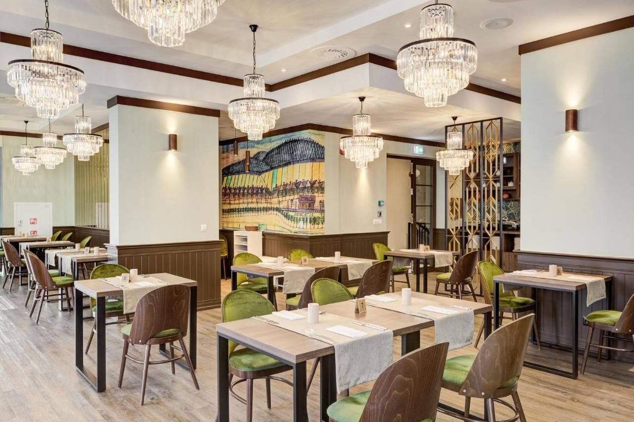 Breakfast, lunch, dinner served; Polish cuisine, garden views 