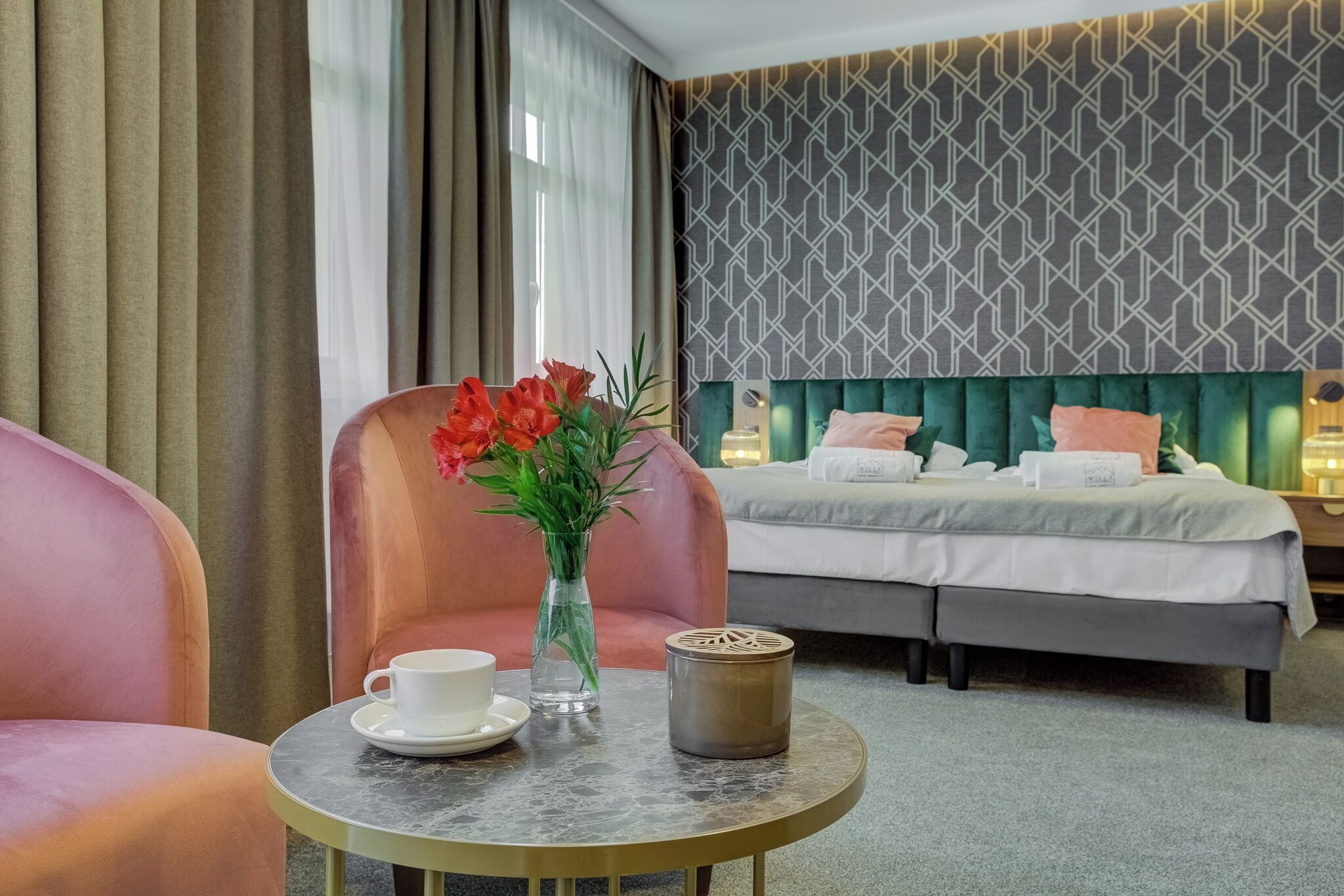 Hypo-allergenic bedding, in-room safe, desk, laptop workspace