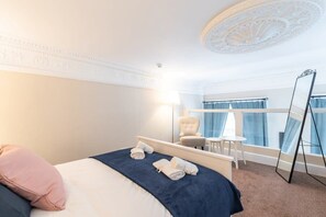 1 bedroom, iron/ironing board, travel cot, WiFi - Stylish 1BED MEZZANINE APT IN GEORGIAN BUILDING (Dublin 1)