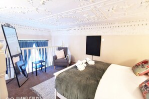 Iron/ironing board, travel cot, WiFi, bed sheets