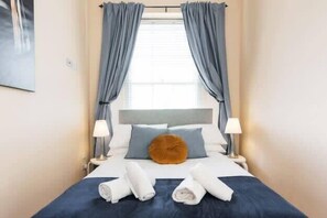 1 bedroom, iron/ironing board, travel cot, WiFi - Very Central Bright Apt*FAST and reliable WIFI &TV (Dublin 1)