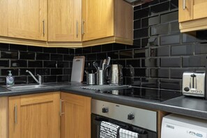 Fridge, microwave, oven, coffee/tea maker