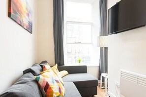 TV - Cosy 2BED Apartment Super location (Dublin 1)