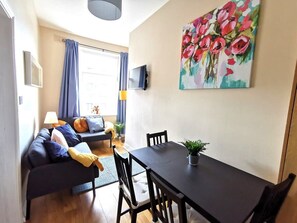 TV - Cosy Central 2-Bed Apartment FAST WIFI &TV (Dublin 1)