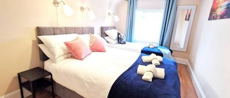 1 غرفة نوم ومكواة/لوح كي وسرير سفر وواي فاي