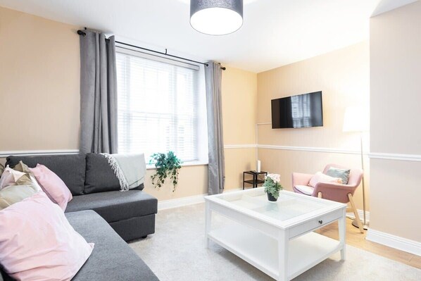 TV, offices - Spacious 2BED APT Citycentre Location FAST WIFI (Dublin 1)