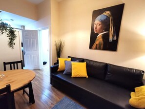 TV, offices - Central 1bed apartment with reliable fast WIFI (Dublin 1)