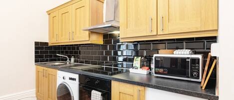 Fridge, microwave, oven, coffee/tea maker