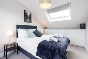 2 bedrooms, iron/ironing board, travel cot, WiFi