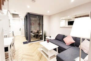 TV - Lovely 2bed HOUSE with patio & fast reliable WIFI (Dublin 8)