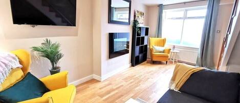 Televisie en een open haard